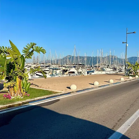 Torre Arechi 아파트